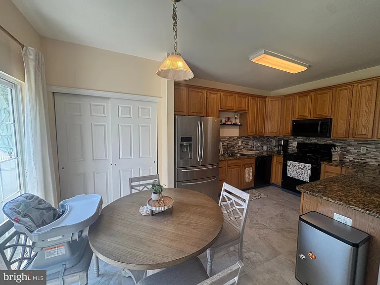37 Weaver Dr — Photo 6