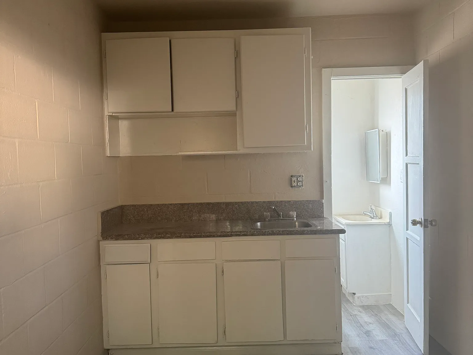 Studio, 200 sqft, $1,050 — Photo 1