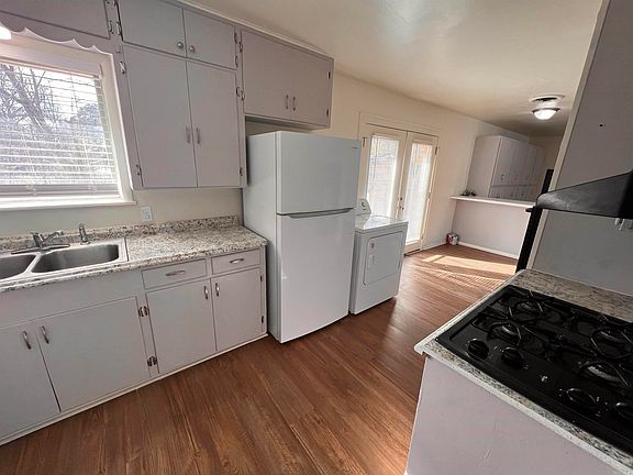 4th image of 405 Angus St