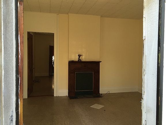 2nd image of 4612 Laurel St