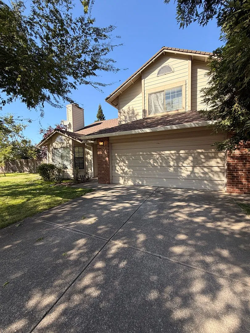 3 Bedroom 2.5 Bathroom Home in Desirable Folsom — Photo 1