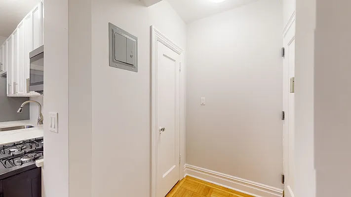 Rented by Bond New York | media 15