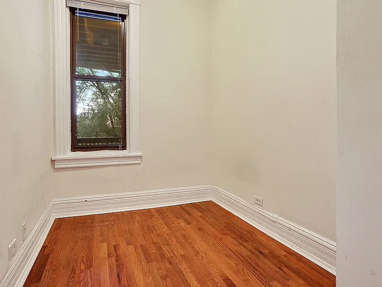 2050 W North Ave — Photo 10