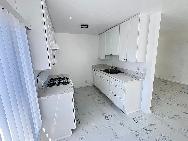 21744 Septo St — Photo 2