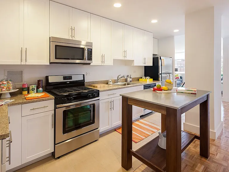 97-45 Queens Blvd #Penthouse 7 — Photo 1