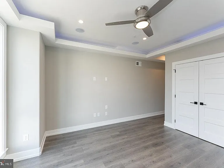 2127 N Randolph St — Photo 47