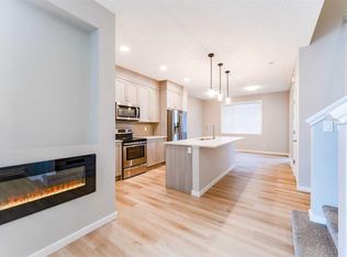 105 E Highview Gate SE, Airdrie, AB T4A 3L6