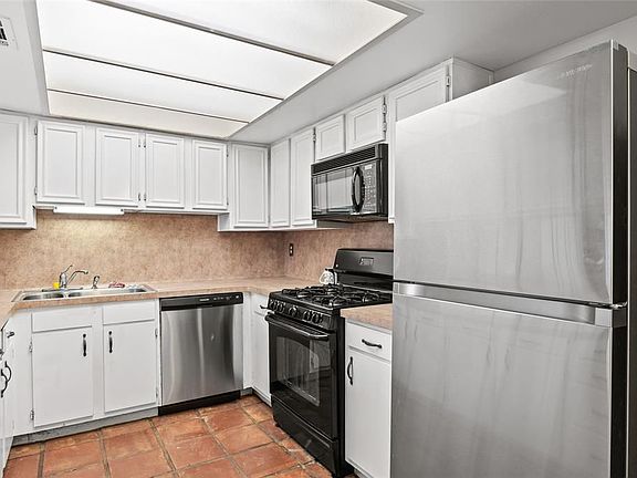 5th image of 2280 Shadowdale Dr #314