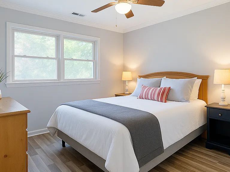 3830 Manchester Dr — Photo 2