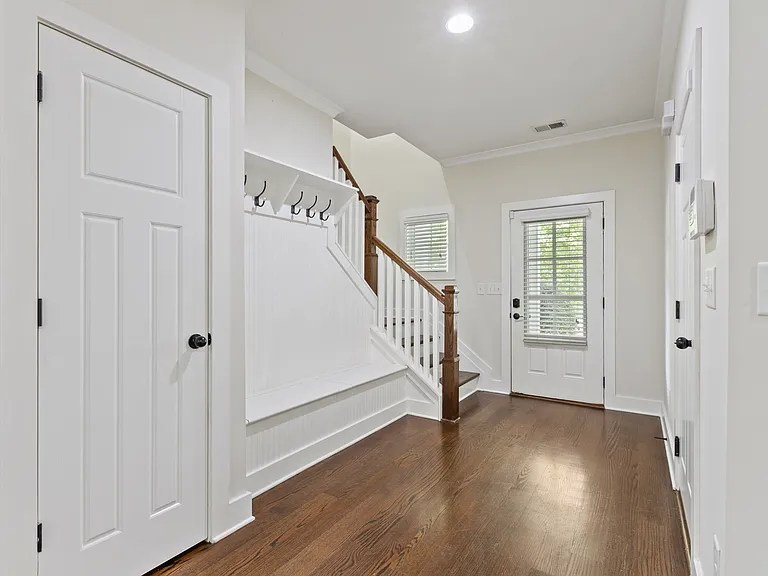 1455 Reynolds Dr — Photo 3
