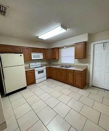 4th image of 2463 Chestnut Woods Dr