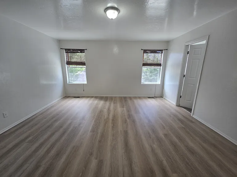 11407 Willamette Way — Photo 7