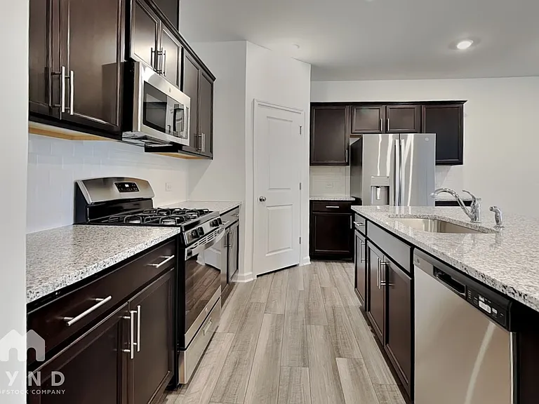 206 Redford Place Dr — Photo 5