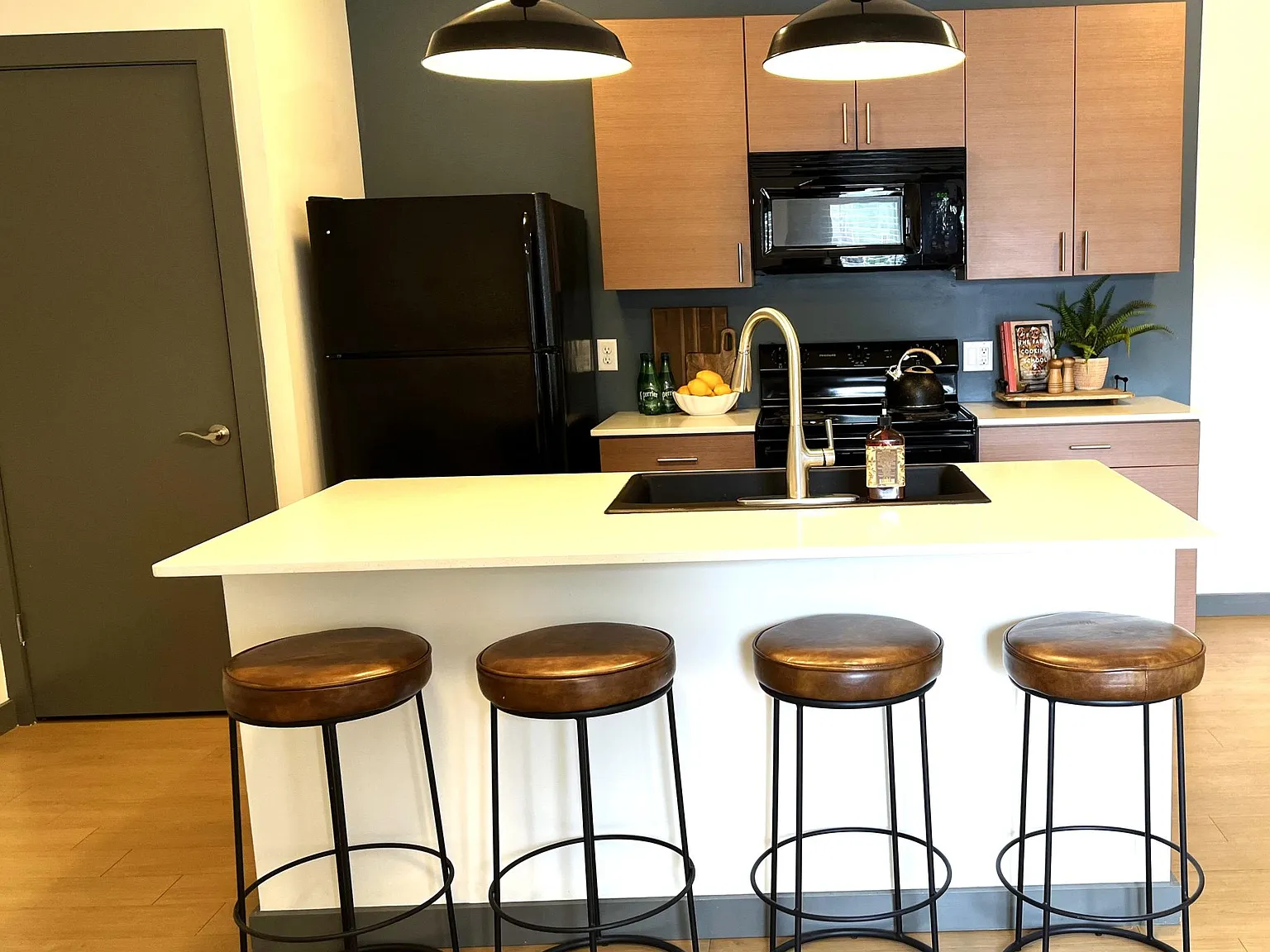 De Tonty Street Apartments — Photo 3