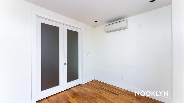 Rented by Nooklyn NYC LLC | media 20