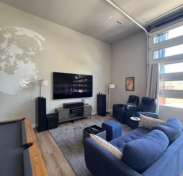 1010 E 75th Pl #B — Photo 7