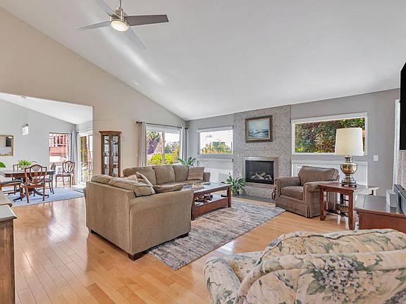 2nd image of 9489 Vinecrest Road