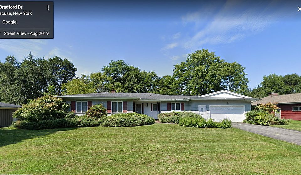 1st image of 12 Bradford Dr