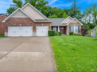2350 Lakeshore Dr, Columbia, IL 62236