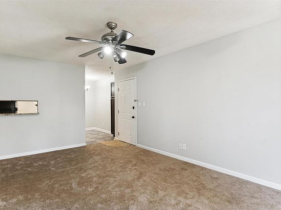 5th image of 3108 Edwards Pl APT 301