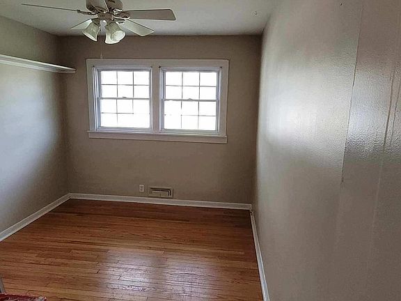 5th image of 1409 N Logan Ave