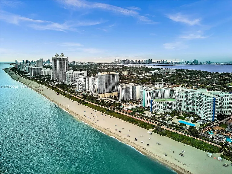 5161 Collins Ave #1017 — Photo 36