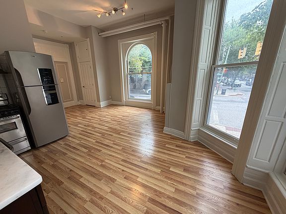 5th image of 1300 N Calvert St #1F