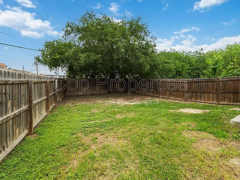 11103 Belair Dr #101 — Photo 29