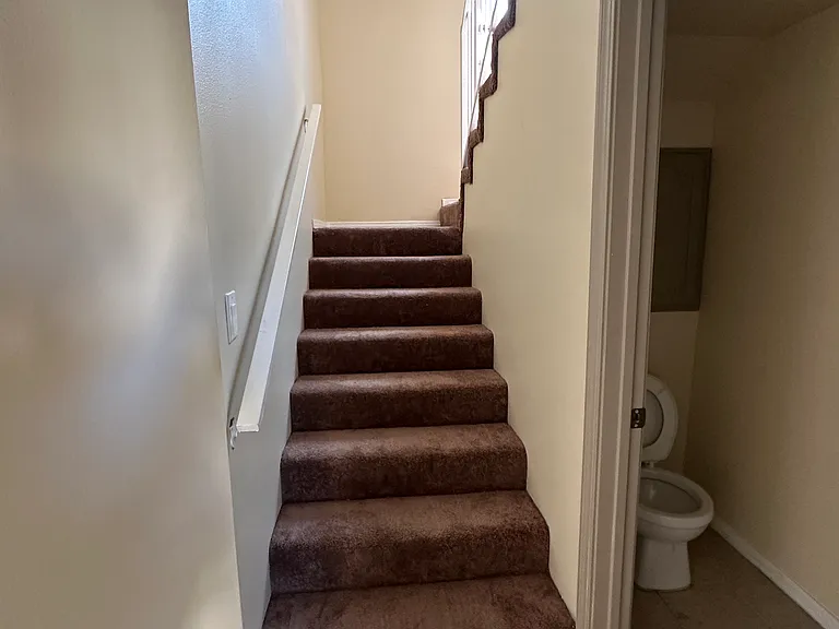 2210 S Hobart Blvd #5 — Photo 7