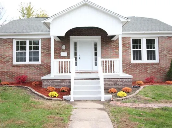 220 S Grant St, Olney, IL 62450