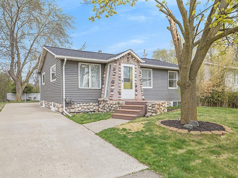 1st image of 2494 Collegewood St