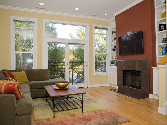 Living room w/ fireplace