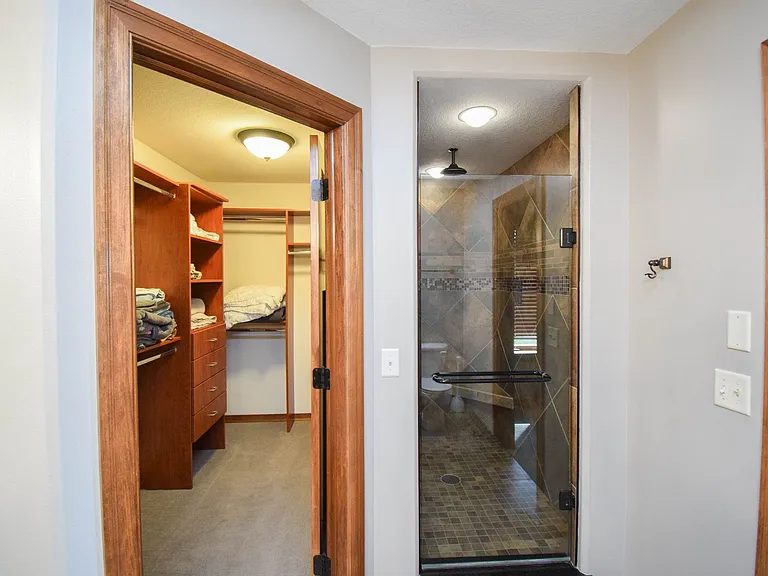 2204 S Silverthorne Ave — Photo 27