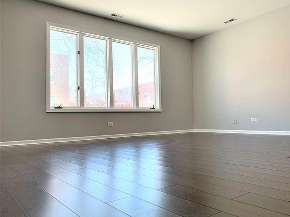 3rd image of 2818 N Natoma Ave Unit 1