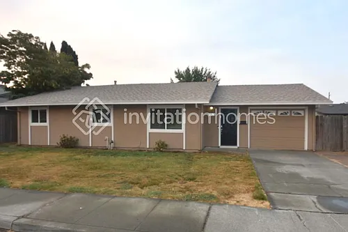221 Elwood St Photo 1