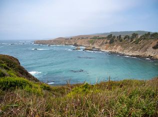 2731 Seaside Ct, Albion, CA 95410