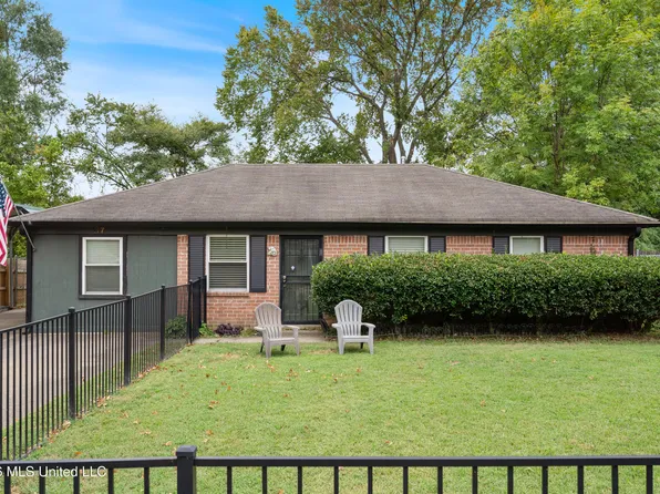 37 Hillbrook Dr, Southaven, MS 38671