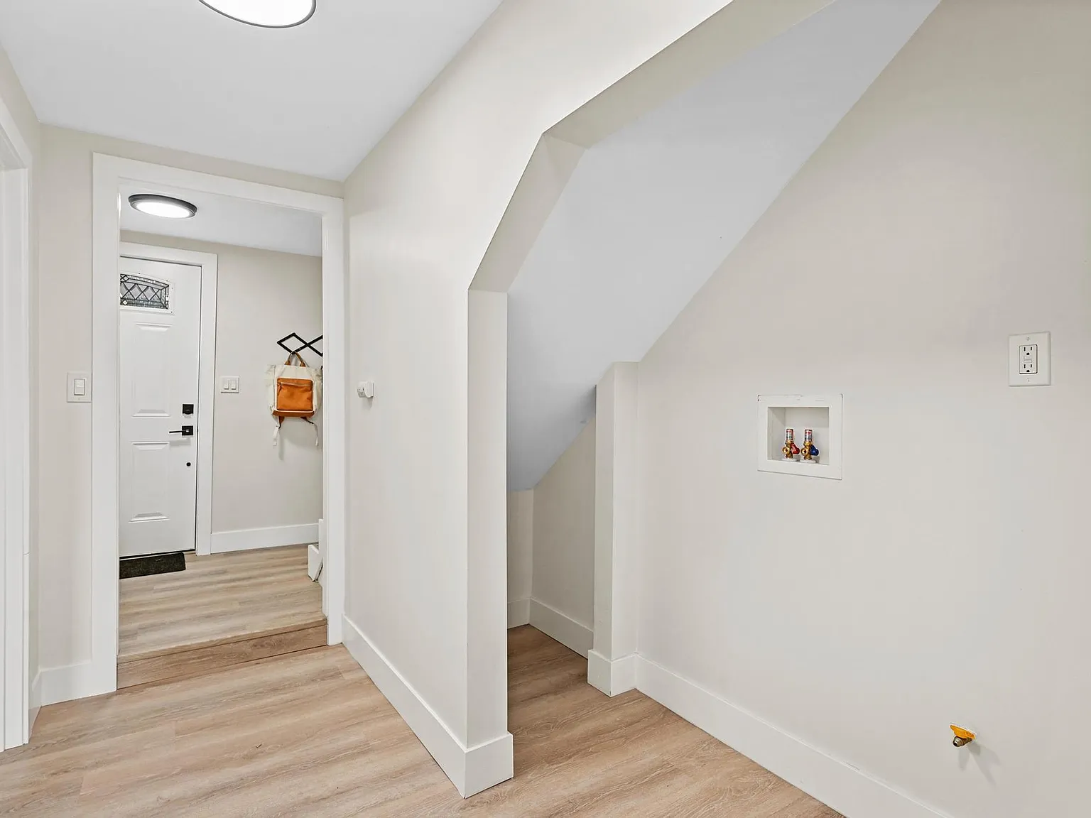 1162 Erica St — Photo 4