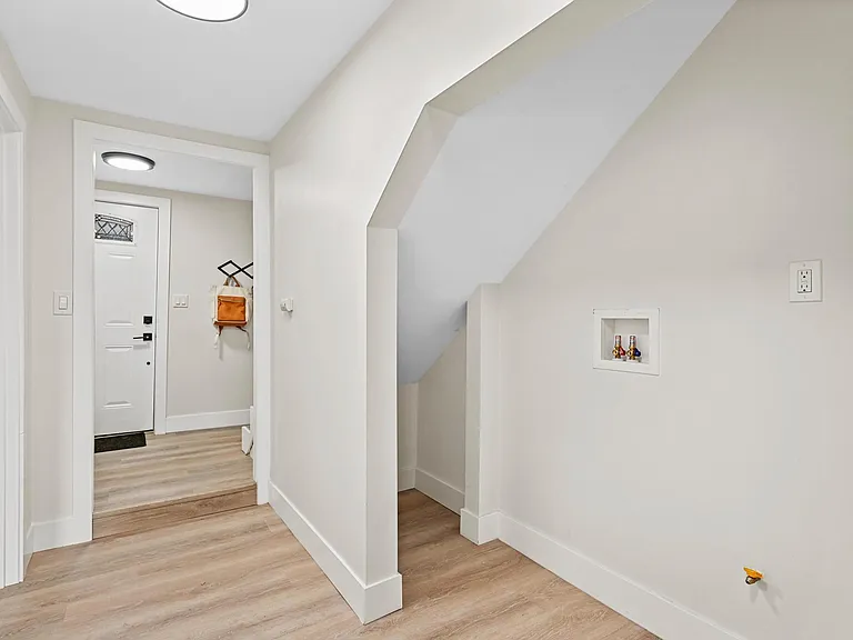 1162 Erica St — Photo 4