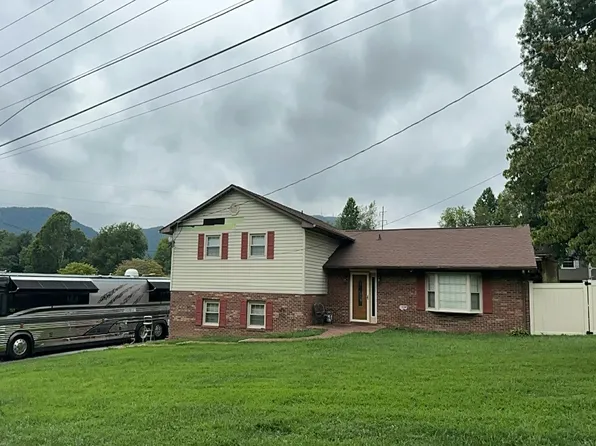 1306 Amber Dr, Johnson City, TN 37601