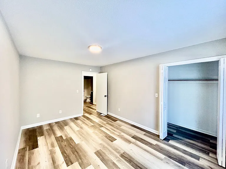 706 Roberta Dr — Photo 8