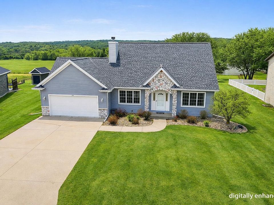 1st image of 210 Kettle Ridge CIRCLE