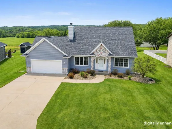 210 Kettle Ridge CIRCLE, Glenbeulah, WI 53023