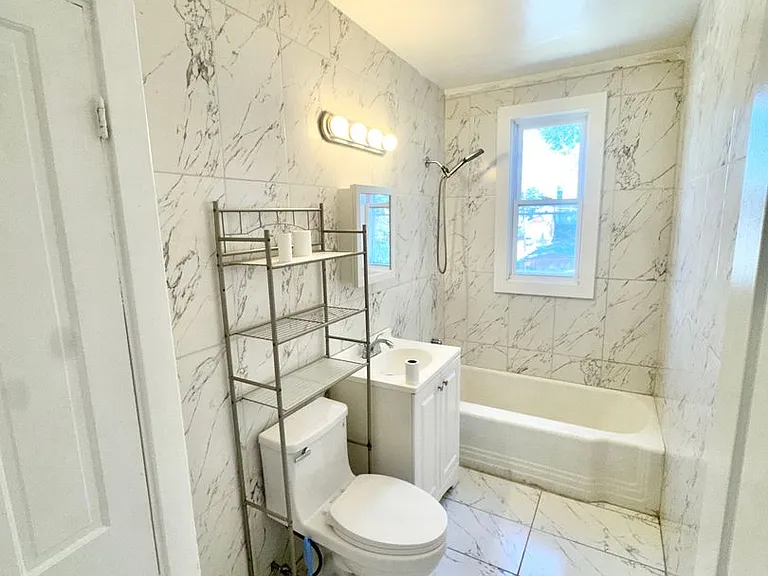 535 W Tilghman St — Photo 19