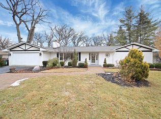 2121 S Meacham Rd, Palatine, IL 60067