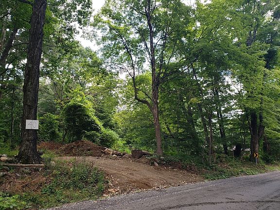 5th image of 40 Harlow Clark Rd