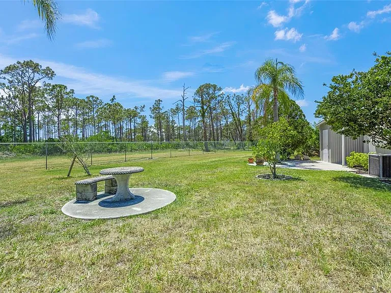 925 Iglesia Dr — Photo 24