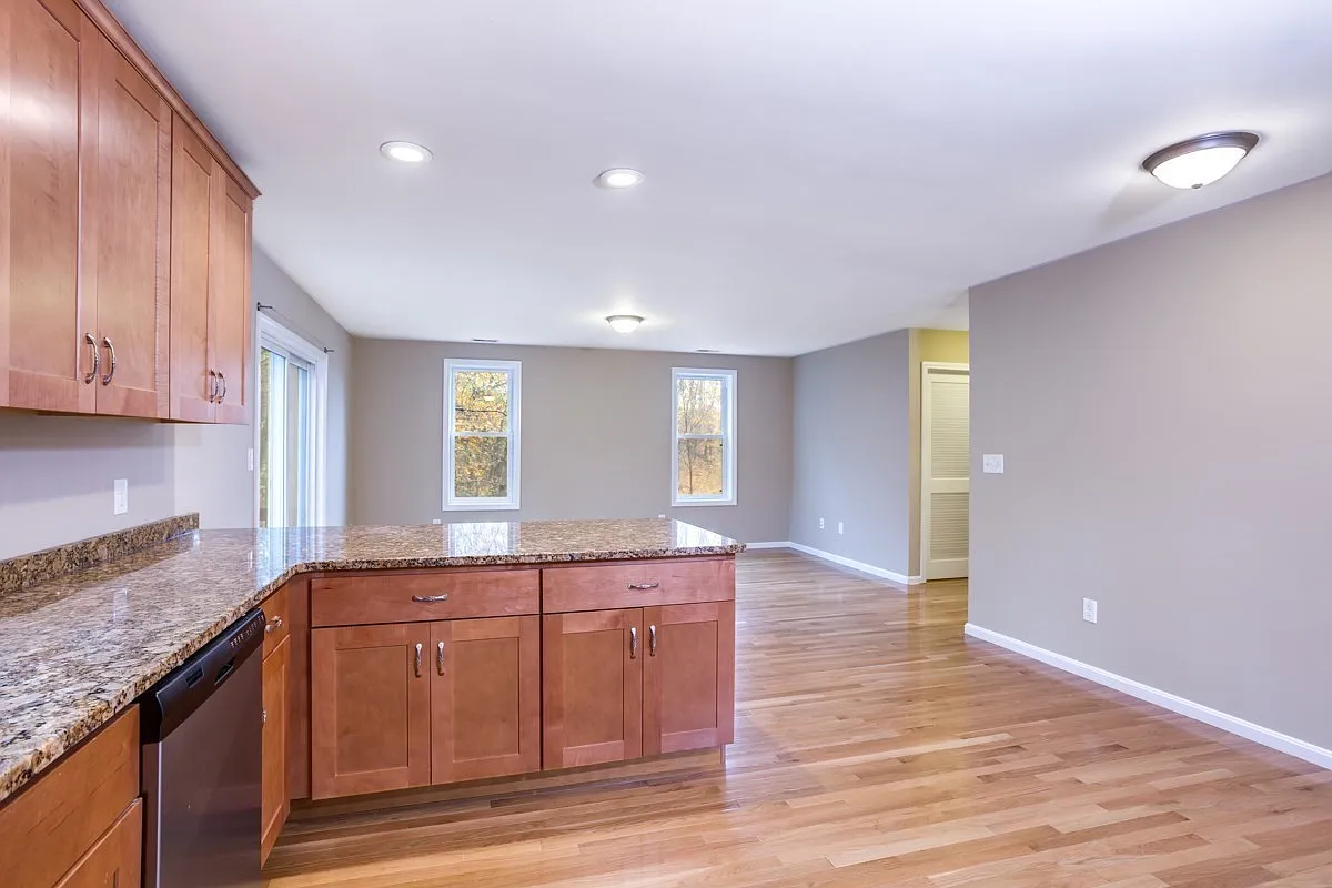 2 bed, 2.0 bath, 1200 sqft, $3,150 — Photo 4