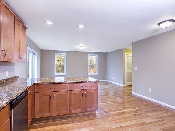 4th image of 192 Neponset St #1
