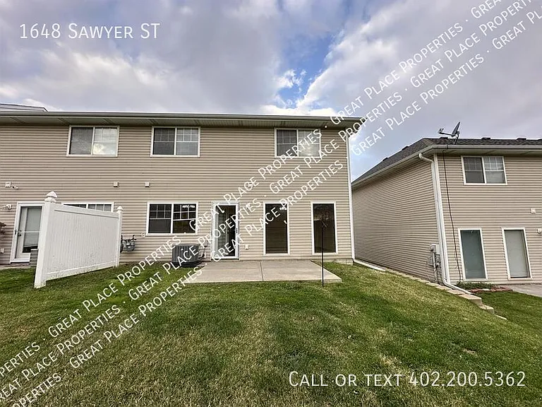1648 Sawyer St — Photo 7